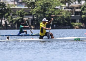 Isaquias Querioz vive dia especial na Copa Brasil de Canoagem