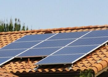 Uso de energia solar proporciona economia de até 98% na conta de luz