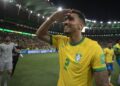 Danilo não se vê ameaçado por Dani Alves na lateral-direita da seleção