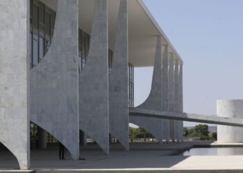 Como funciona a transição de governo