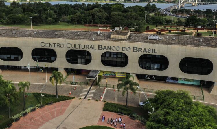 Transição diz que 50% das obras de saneamento estão paradas