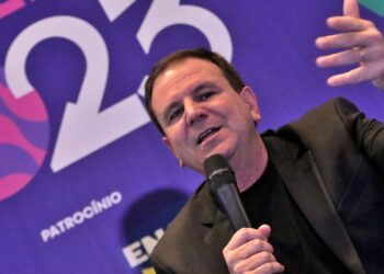 Zeca Pagodinho, Iza e Martnália são atrações no réveillon do Rio