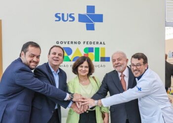 Vacina é direito da criança, diz Nísia sobre regra do Bolsa Família