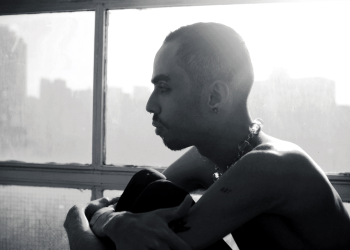 Artista LGBTQ+ Victor John fala sobre próximos passos após lançamento de “Aniquilamento”